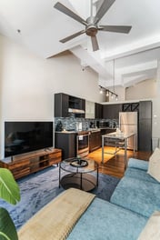 1 Bed+co-working+Stadium+CBD!