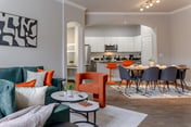 Sleeps 5 | Downtown & Sport Stadiums Nearby | Pool + Gym + Free Parking