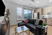 Upscale 1 King BR suite- Domain, Gym, Pool, Parking