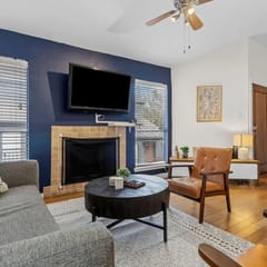 Walk to SoCo|Private Patio|Free Parking|Pets OK
