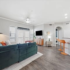 Modern 2BR Apartment with Pool, Gym & Free Parking