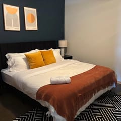 Cozy & Chic 1BD | Midtown Luxe