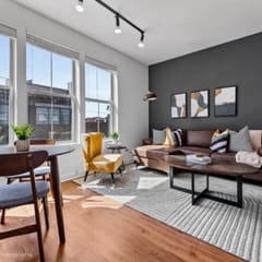 Luxurious King Sized Loft-2 beds- Downtown Memphis