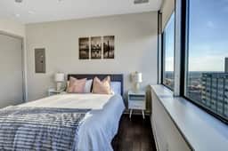 2bed•2bath Heart of Downtown w/Panoramic Views - Image 4