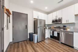 Luxury ATL 1BR | Gym & Courtyard Access - Image 5