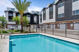 King Beds | Pool | Near Airport, DT, ConventionC - Image 5