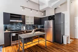 1 Bed+co-working+Stadium+CBD! - Image 2