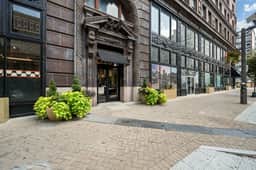 Chic Loft DT St. Louis•FREE Parking•RT Patio•Gym - Image 4