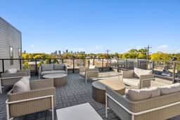 Spacious 1BR Apt | Rooftop|Downtown Columbus - Image 5