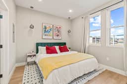 Cozy 1BR|1BA Retreat in Philly - Image 2