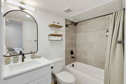 Sleeps 5 ~ Near American Airlines Center + the Medical District + Downtown/Uptown - Image 5