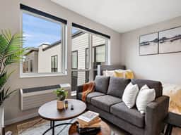 1 Bed+rooftop deck w/Gym by Northeast Art District - Image 5