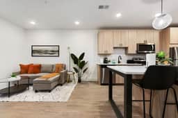 1BR/1BA with Gym Access Near UPMC & Carnegie Uni. - Image 3