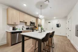 1BR/1BA with Gym Access Near UPMC & Carnegie Uni. - Image 4
