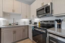 Studio w/Sofa Bed, Pool + Gym | Near Domain Mall - Image 3