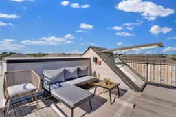 Private Rooftop Terrace|Sleeps 3|Love Field|Gym - Image 2