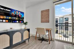 Private Rooftop Terrace|Sleeps 3|Love Field|Gym - Image 5