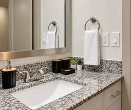 1Bd near Downtown/Airport*with Pool/Gym/Parking - Image 5
