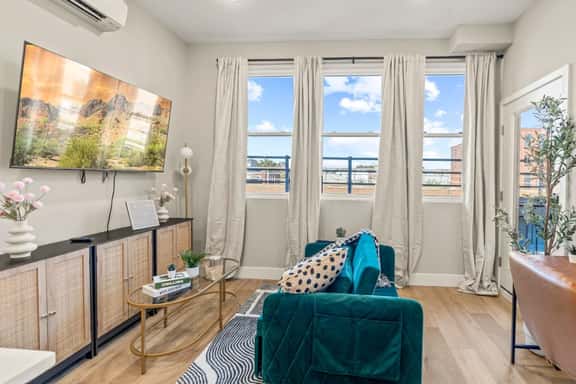 Cozy 1BR|1BA Retreat in Philly - Image 1