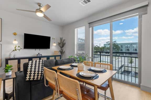 Lux King Suite | Gym | Pool | Techridge - Image 1