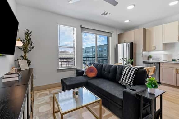 Upscale 1 King BR suite- Domain, Gym, Pool, Parking - Image 1