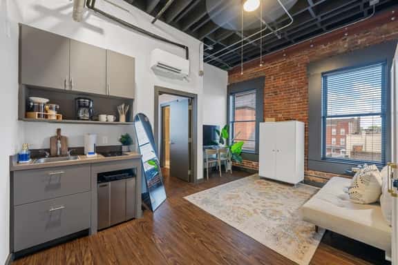 1BR Heart of D/T, near Discovery Museum, AT&T - Image 1