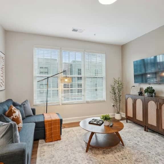 Italian village luxury 2 bedroom 2 bathroom - Image 1