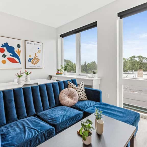 Stylish Studio + Gym | 10min DT, Stadiums, Airport - Image 1