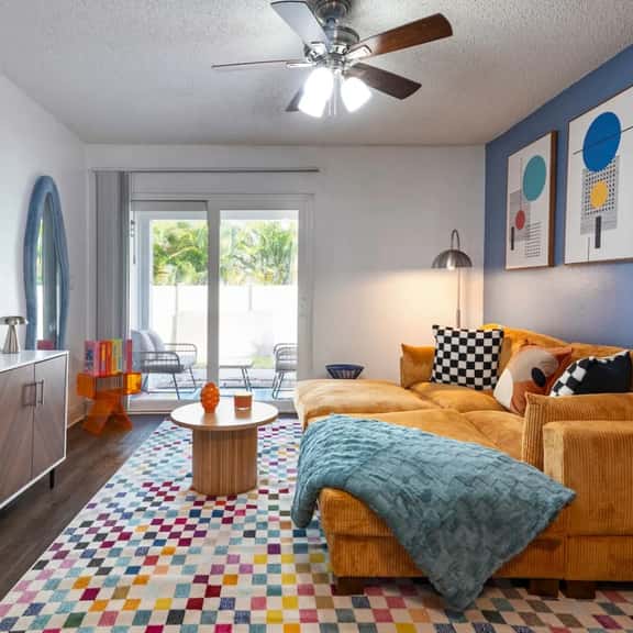 Bright 2BR Tampa Retreat • Near Bay & Downtown - Image 1