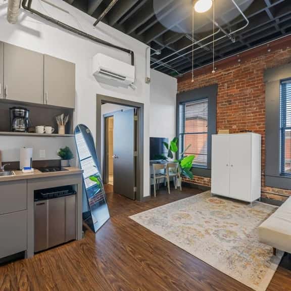 1BR Heart of D/T, near Discovery Museum, AT&T - Image 1