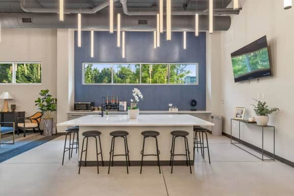 Luxury ATL 1BR | Gym & Courtyard Access - Image 3