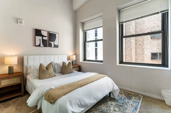 1 Bed+co-working+Stadium+CBD! - Image 4