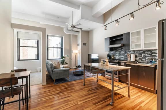 1 Bed+co-working+Stadium+CBD! - Image 3