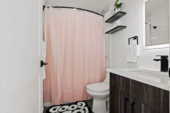 1BR by Drexel, Zoo, Museums, CHOP, UPenn, Rocky - Image 4