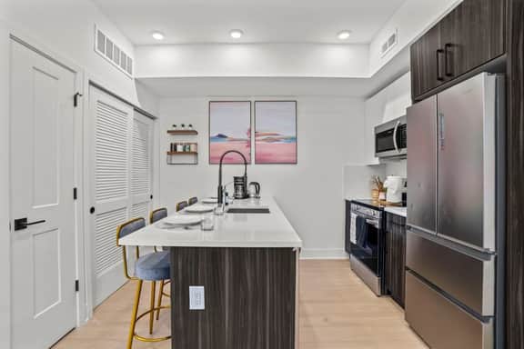1BR by Drexel, Zoo, Museums, CHOP, UPenn, Rocky - Image 3