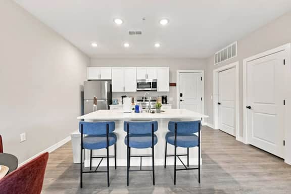 Spacious 1BR Apt | Rooftop|Downtown Columbus - Image 2