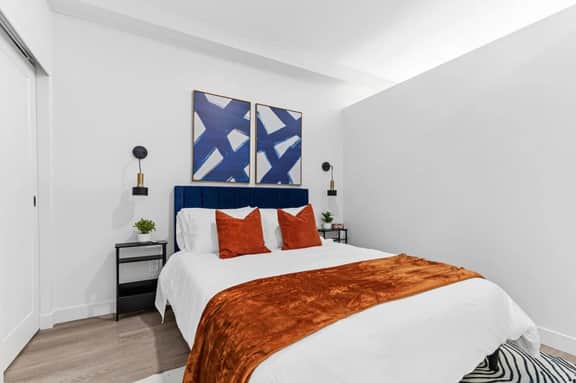 1Bed 1Bath + Gym | 10 min DT + Stadiums & Airport - Image 2