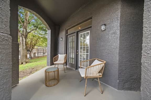 Luxurious 2- bed 2 bath | Sleeps 5 |Pool | Gym| DT - Image 4