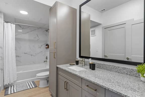 1Bed 1Bath Pool + Gym | Near Domain Mall + Topgolf - Image 5