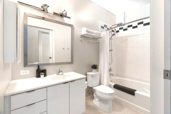 Cozy 1BR in Downtown | Walk to Stadiums + Gym - Image 4