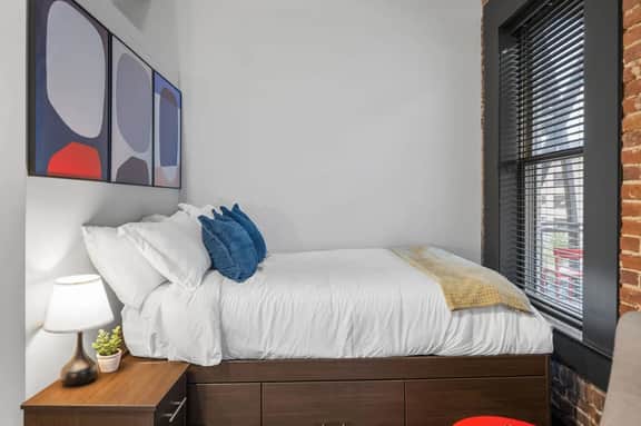 Modern Interior | 1 Bed/Bath | Near Chatta Market - Image 2