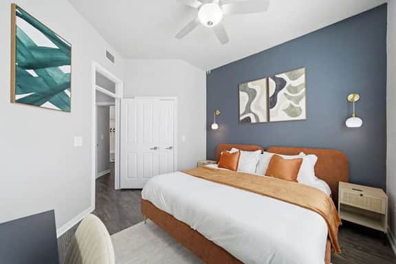 Modern 2BR Apartment with Pool, Gym & Free Parking - Image 5