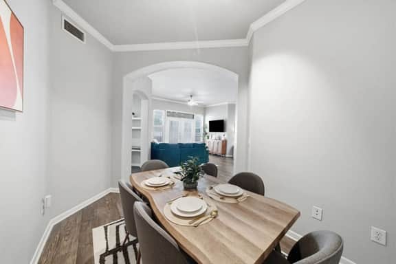 Modern 2BR Apartment with Pool, Gym & Free Parking - Image 3