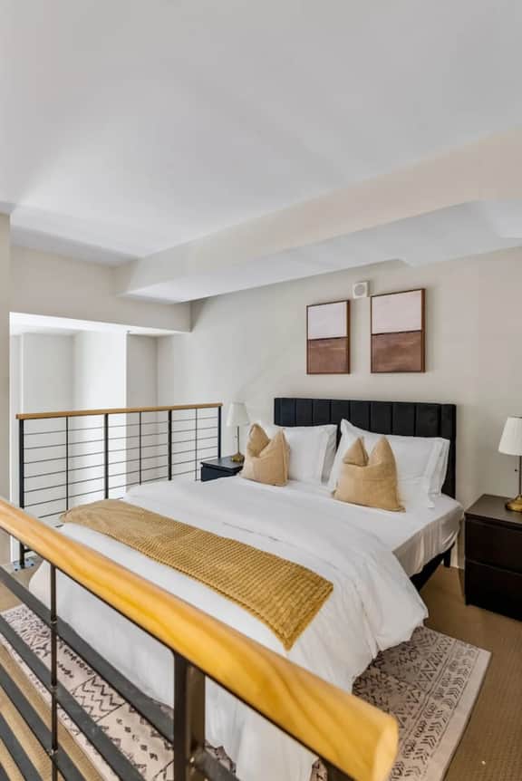 1Bed/1.5Bath Gym+Pool, Stadium. - Image 2