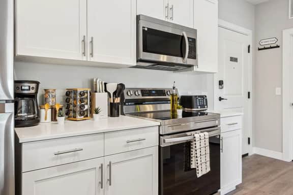 Modern 1BR/1BA Comfort in Columbus - Image 3