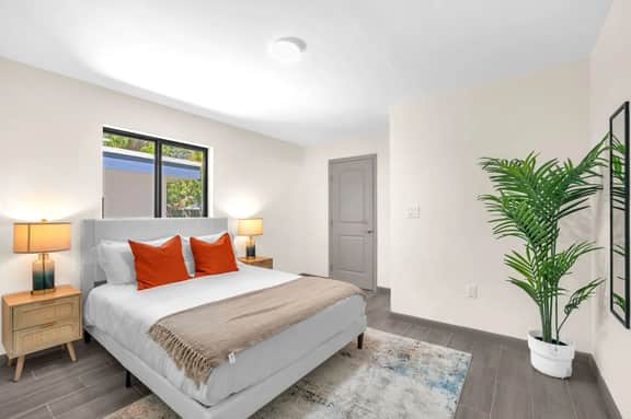 3BR/2BA| Artarian Villa| Gated Driveway & Backyard - Image 3