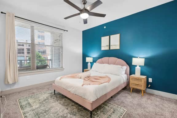 Luxury 1BR | Midtown Dallas | Pool, Gym, Free Park - Image 2