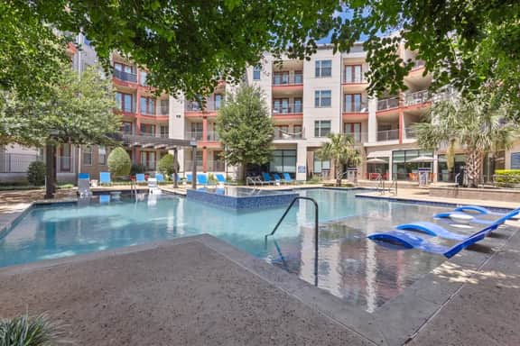 Luxury 1BR | Midtown Dallas | Pool, Gym, Free Park - Image 4
