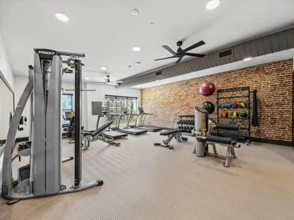 Lux King Suite | Gym | Pool | Techridge - Image 2