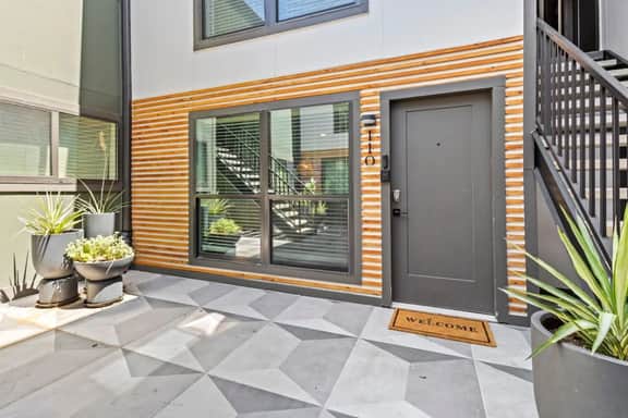Uptown Oak Lawn | Medical District & Love Field - Image 4
